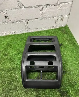 Rear air vent grill