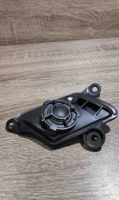 Front door high frequency speaker