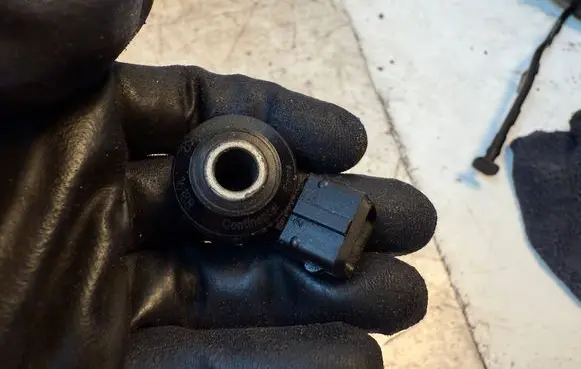 BMW 7 G11 G12 Detonation knock sensor 7598861
