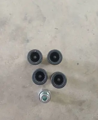BMW 4 F32 F33 Anti-theft wheel nuts and lock 