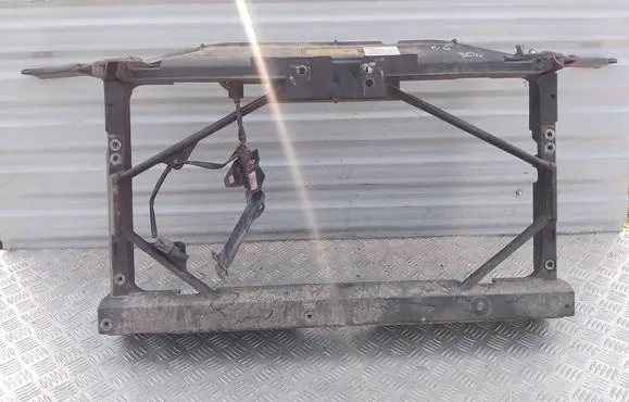 Top upper radiator support slam panel