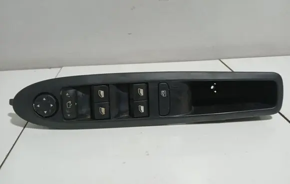 Citroen C4 II Electric window control switch 96657050ZD