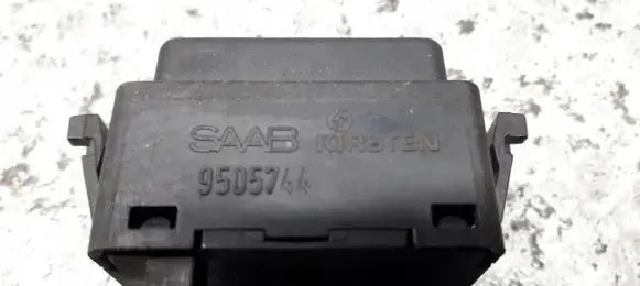 Saab 9000 CS Fog light switch 9505744