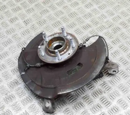 Opel Insignia B Front wheel hub 23384197