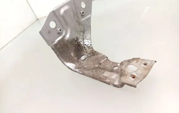 Volkswagen PASSAT B7 Fender mounting bracket 3AA821142