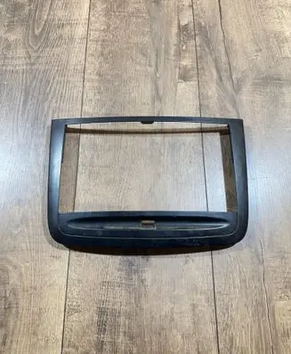 Mercedes-Benz Vito Viano W639 Radio/GPS head unit trim A6396800407 T0023953 P0111493
