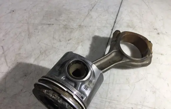 Iveco Daily 35 - 40.10 Piston with connecting rod 096088
