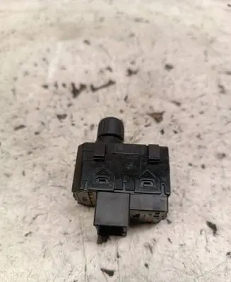 Nissan Pulsar Wing mirror switch