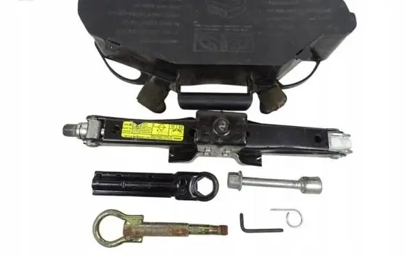 Nissan Primastar Tool set 8200301002