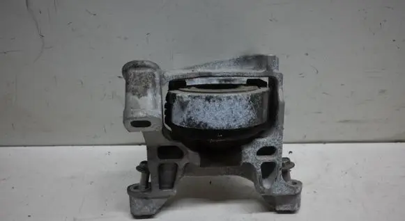 Mazda 3 II Engine mount bracket