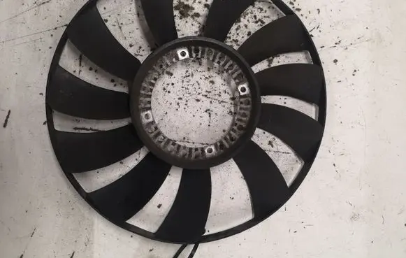 Volkswagen PASSAT B5.5 Fan impeller 058121301B