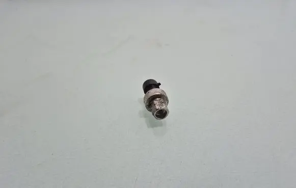 Opel Combo C Air conditioning (A/C) pressure sensor 9131721