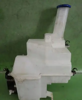 Hyundai i10 Windshield washer fluid reservoir/tank 