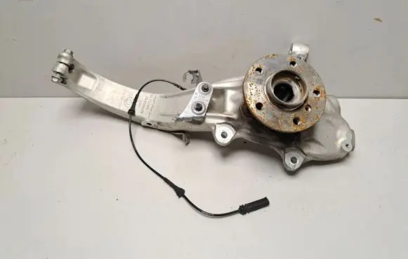 BMW X7 G07 Front wheel hub 6876656 6899301