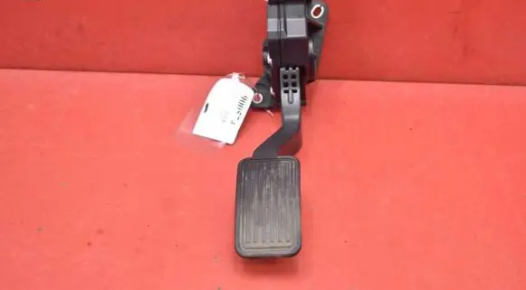 Mazda CX-7 Accelerator throttle pedal K4238-7390