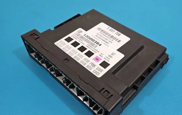 Opel Astra J Central body control module 13500384 IMPRK1551758