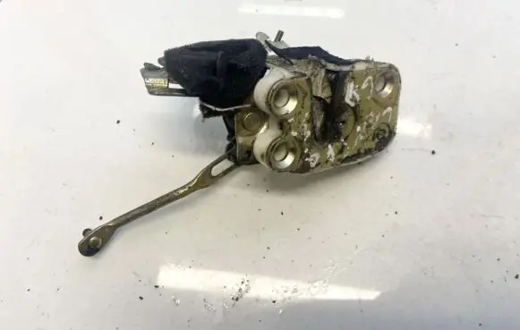 Hyundai Lantra I Rear door lock