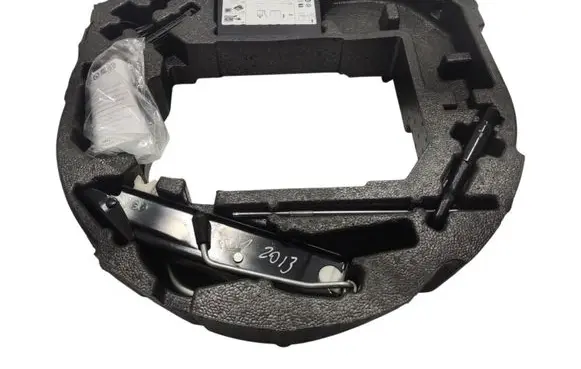 Audi A1 Tool set 8X0012109