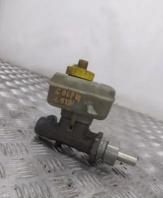 Volkswagen Golf IV Master brake cylinder L481402