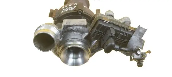 BMW 3 F30 F35 F31 Turbo 8519475 N47D20C