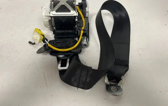 Volkswagen Tiguan Front seatbelt 5N2857705B
