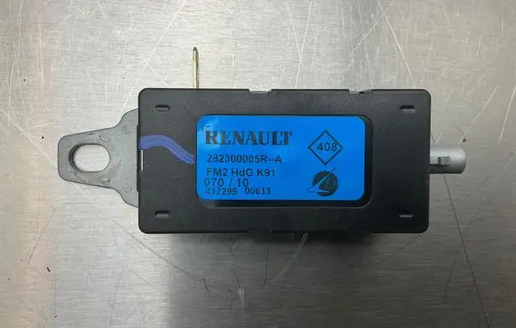 Renault Laguna III Aerial antenna amplifier 282300005R 070410 41729900613