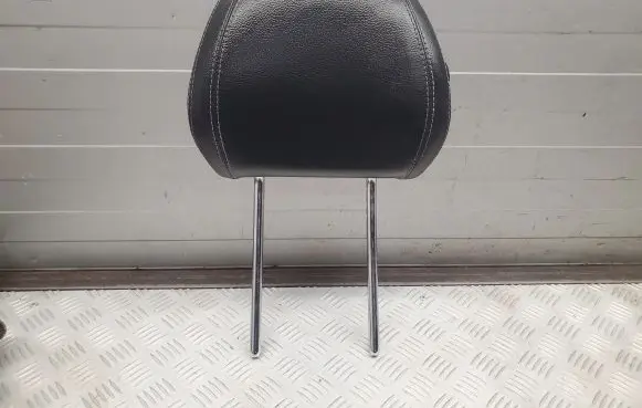 Mercedes-Benz GL X166 Front seat headrest 