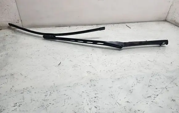 BMW 5 E60 E61 Front wiper blade arm