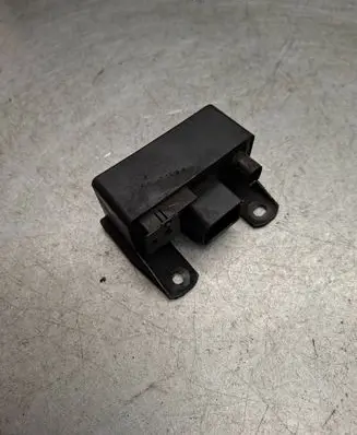 Mercedes-Benz CLK A209 C209 Glow plug pre-heat relay 