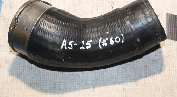 Volvo S60 Engine coolant pipe/hose 31338545