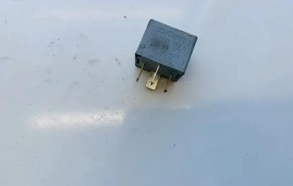 Volkswagen Golf IV Other relay 141951253B 20240072