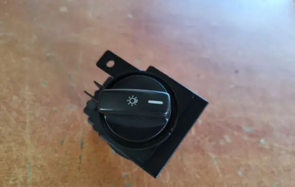 Mercedes-Benz A W169 Light switch 1695451004
