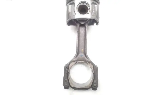 Jeep Cherokee Piston with connecting rod EBT