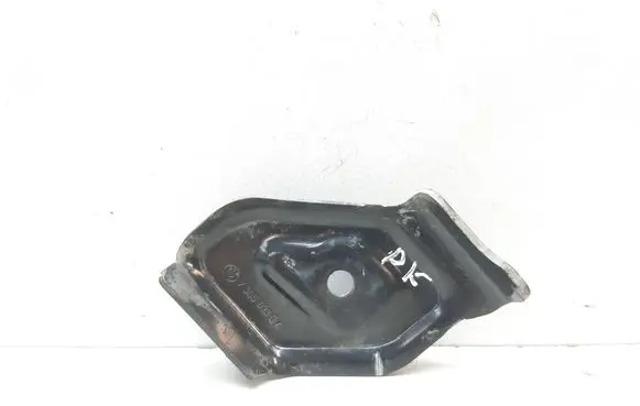 BMW 1 E82 E88 Front bumper mounting bracket 7305033