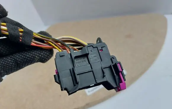 Audi A6 S6 C6 4F Front door wiring loom 8E0972701