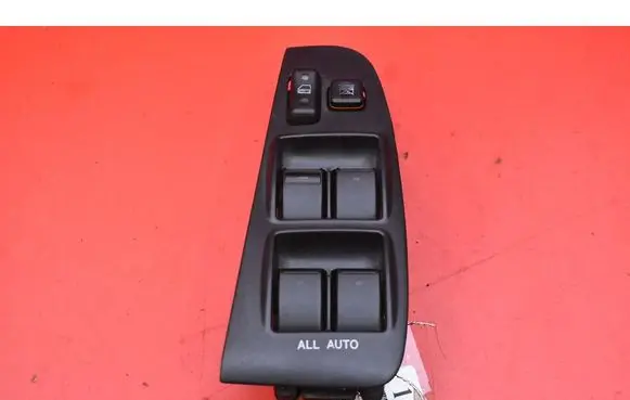 Toyota Avensis Verso Electric window control switch 84820-05100