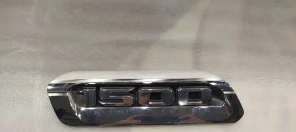 Dodge RAM Engine hood trim 68309828aa