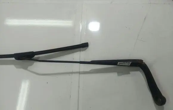 Fiat Freemont Front wiper blade arm 