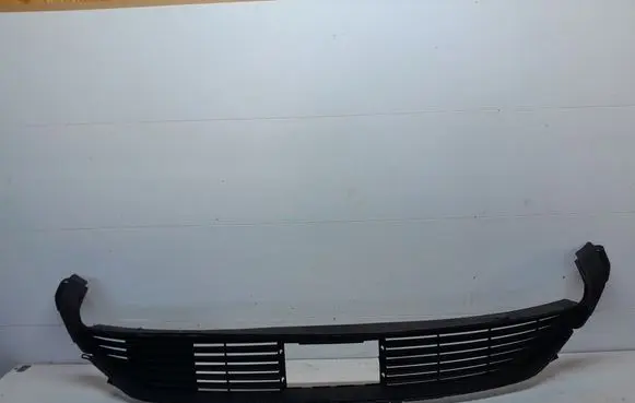 Opel Grandland X Front bumper lower grill YP00082177
