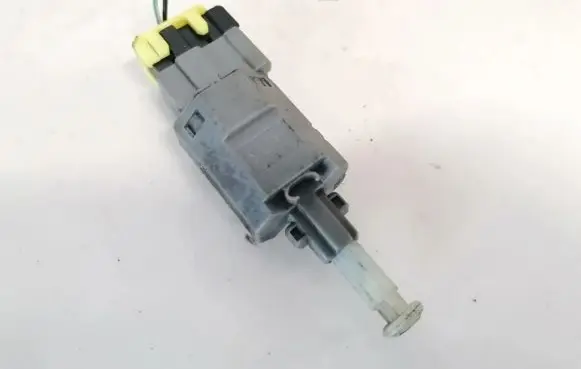 Mazda 626 Brake pedal sensor switch ga2c6649y