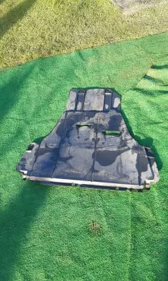 Renault Megane III Engine splash shield/under tray 758900006R 758500007R