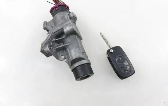 Audi A4 S4 B6 8E 8H Ignition lock 4B0905851C