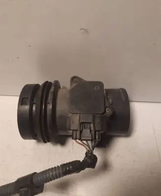 Toyota Corolla E120 E130 Mass air flow meter 2220433010