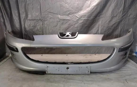 Peugeot 407 Front bumper