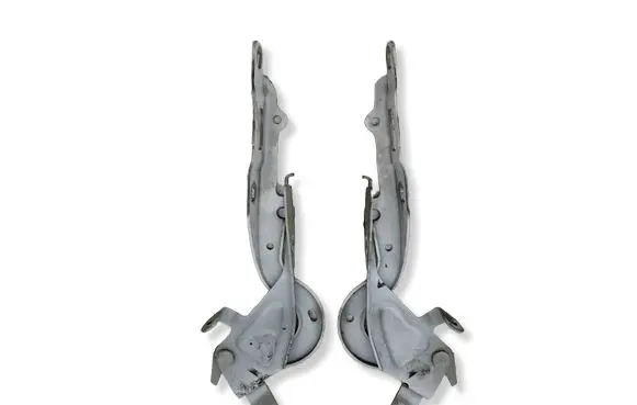 Peugeot 208 II Engine bonnet/hood hinges 9823211580