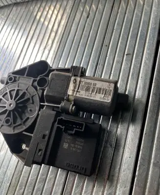 Renault Scenic III - Grand scenic III Rear door window regulator motor 827300005R