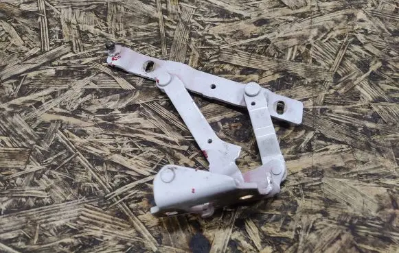 Porsche Boxster 986 Tailgate/trunk/boot hinge 98651215201