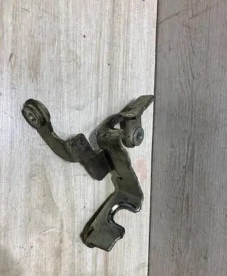 Ford Kuga II Gear shift cable bracket AV6R7474HD