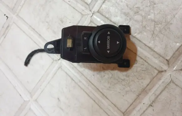 Hyundai i20 (PB PBT) Wing mirror switch 202008161