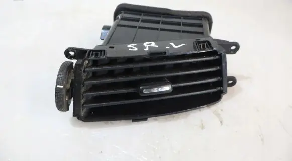 Hyundai i30 Dashboard air vent grill cover trim 